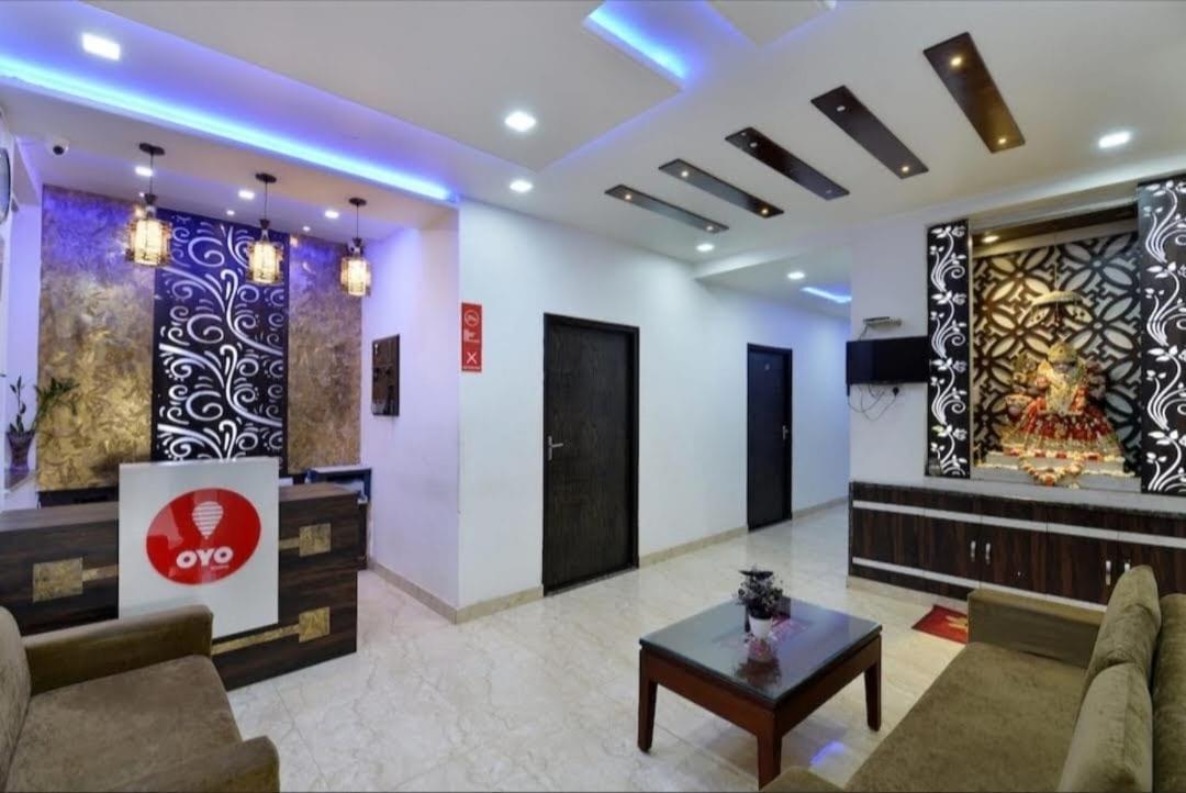 Hotel P.S. Villa Агра Екстериор снимка