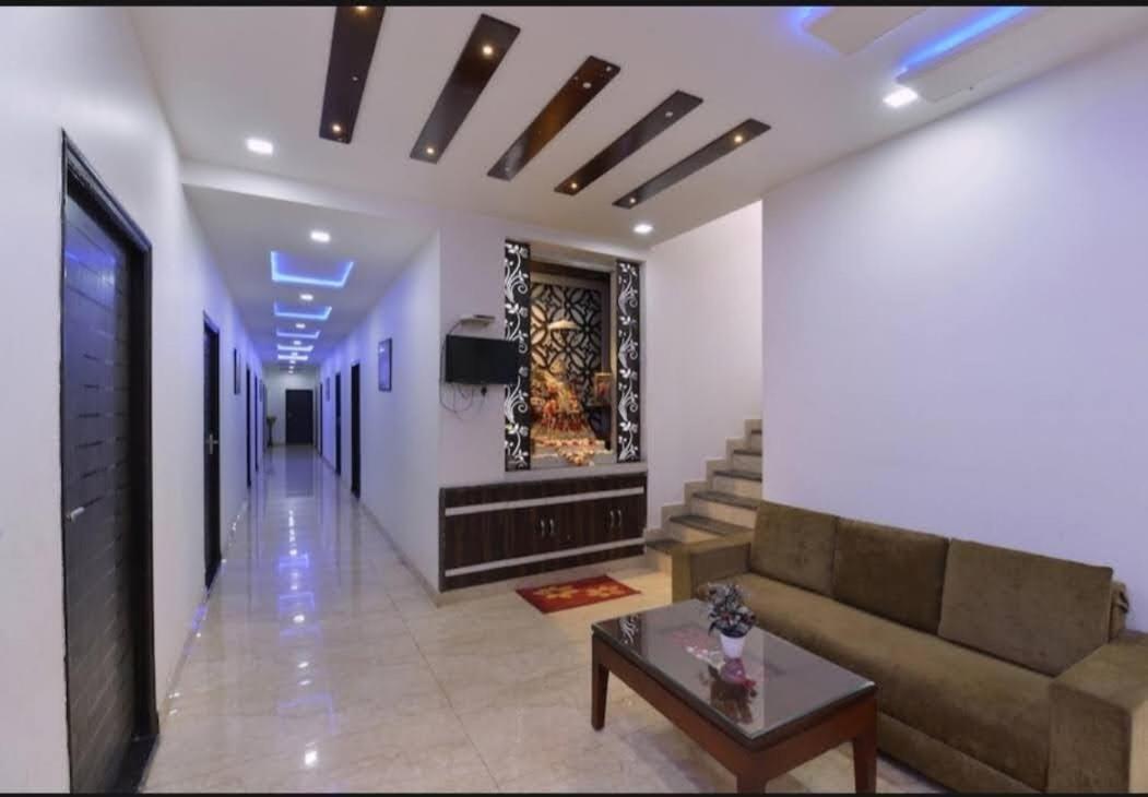 Hotel P.S. Villa Агра Екстериор снимка